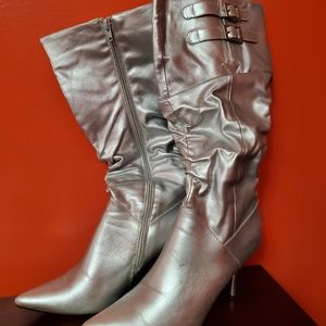 Siver dress boot size 9